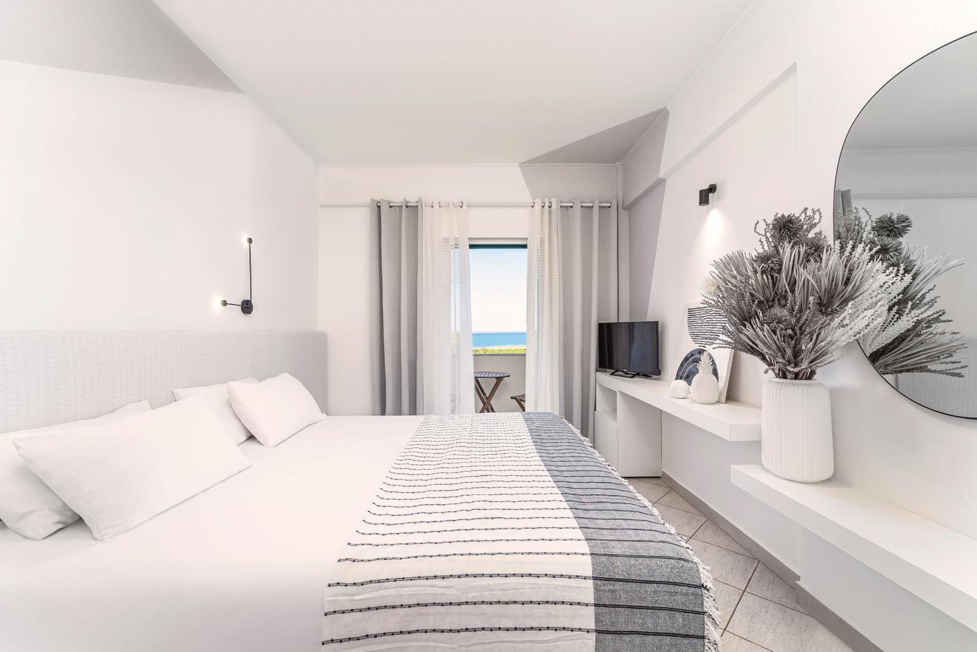 San Giovanni Beach Resort And Suites Agios Ioannis  Phòng bức ảnh